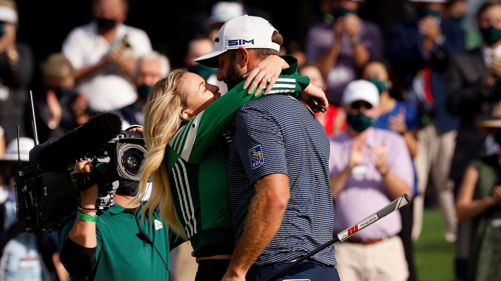 Picture of Dustin Johnson and Paulina Gretzky causes social media stir